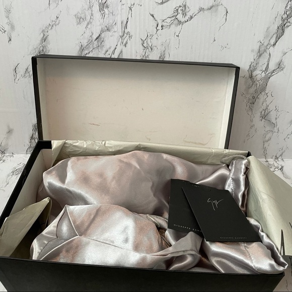 Giuseppe Zanotti Nuvorock Floral Slide Sandal 38 8 rhinestone crystal flat - Picture 12 of 12